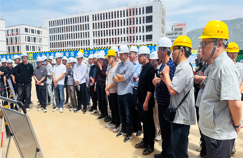 2025年4月17日，由莆田市涵江区住房和城乡建设局主办、beat·365三建承办的钢筋安装工程质量防控现场交流会在联东U谷·涵江海峡智造产业谷一期成功召开。